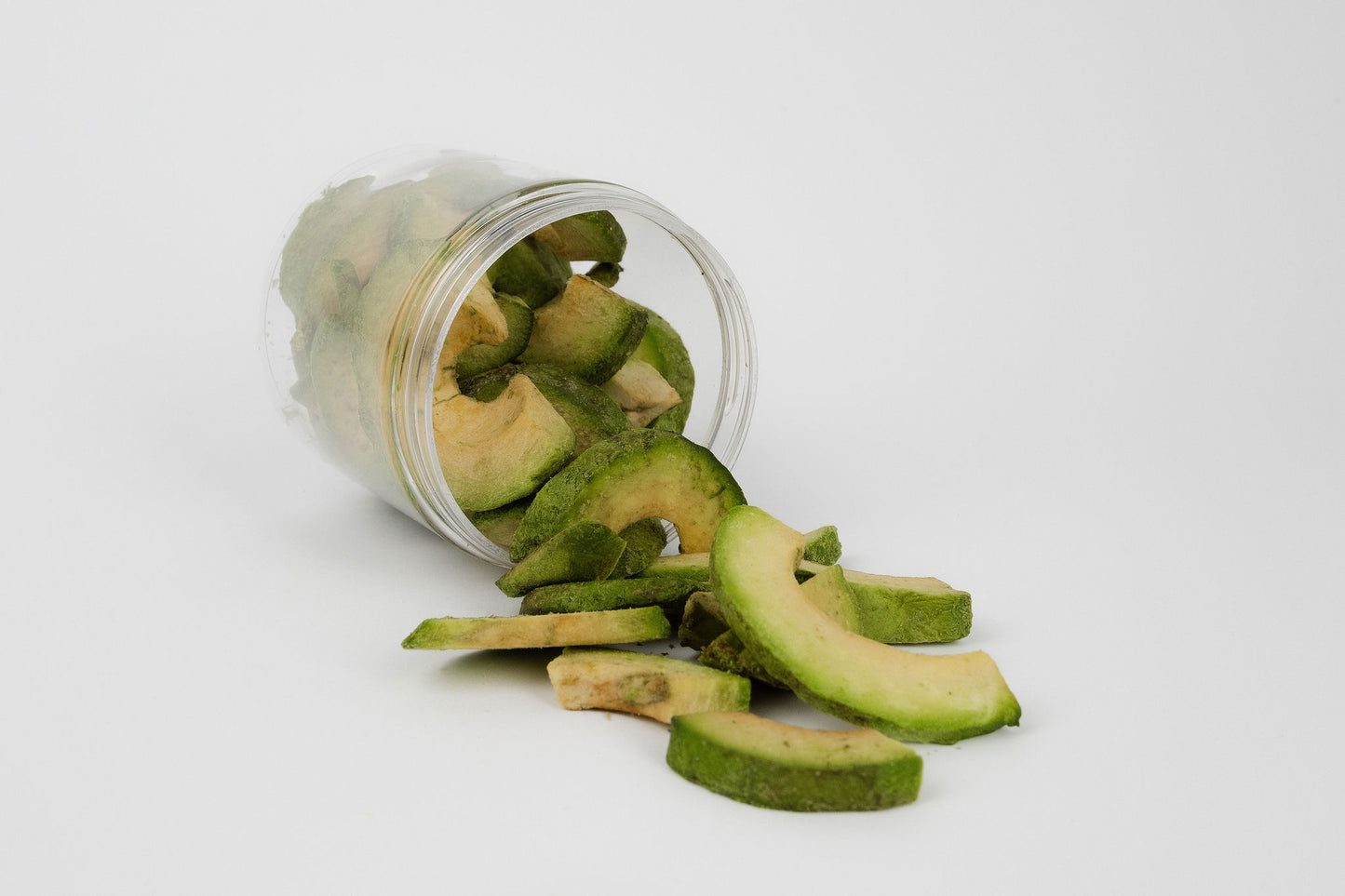 Šalčiu džiovinti avokadai