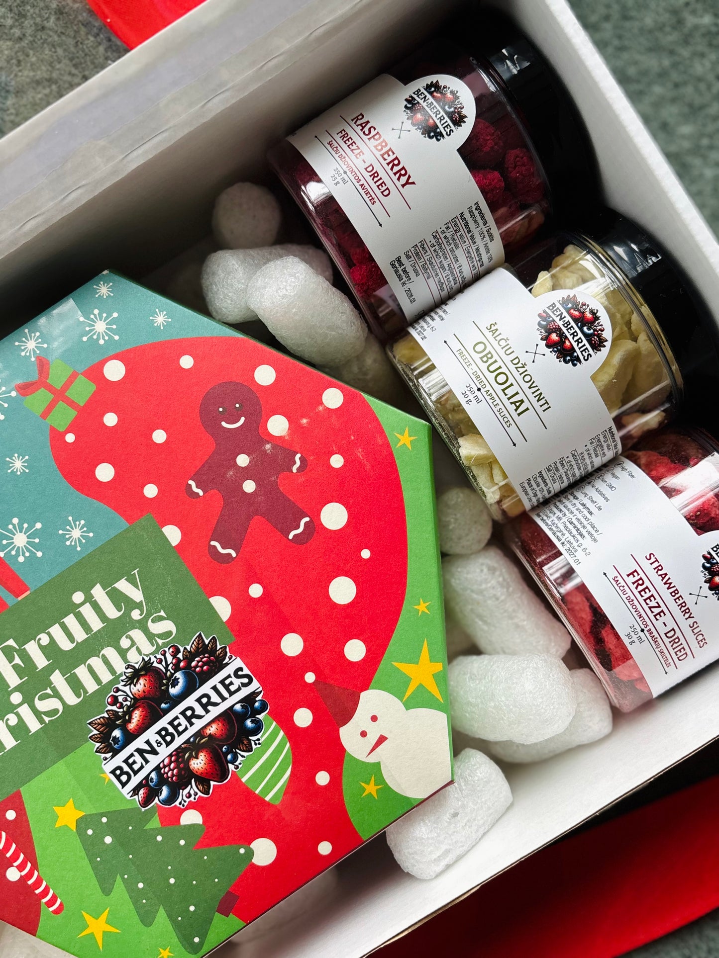 Vaisinės Kalėdos – traški žiemos magija