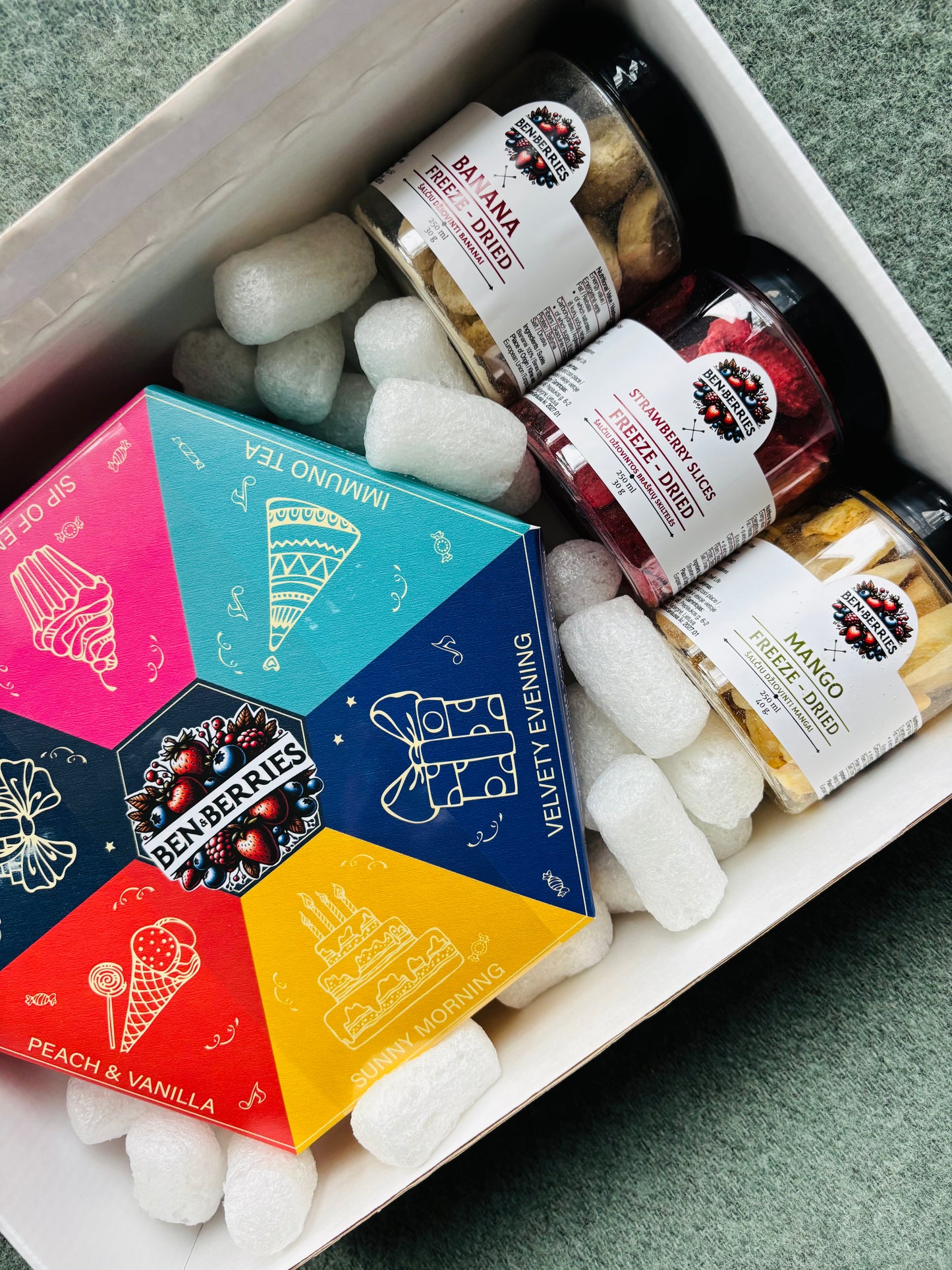 Dovana draugui – šilta, saldi ir nuoširdi akimirka vienoje dėžutėje